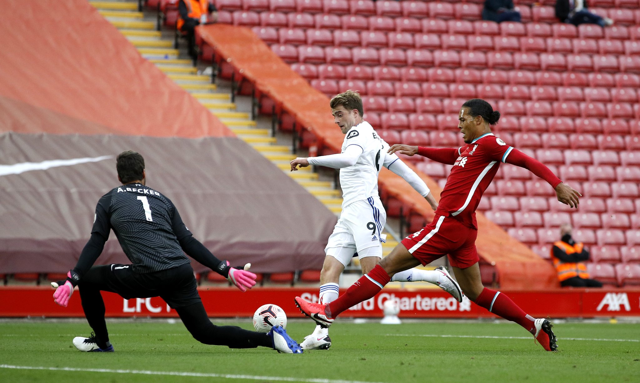 理层对足球 理层对足球