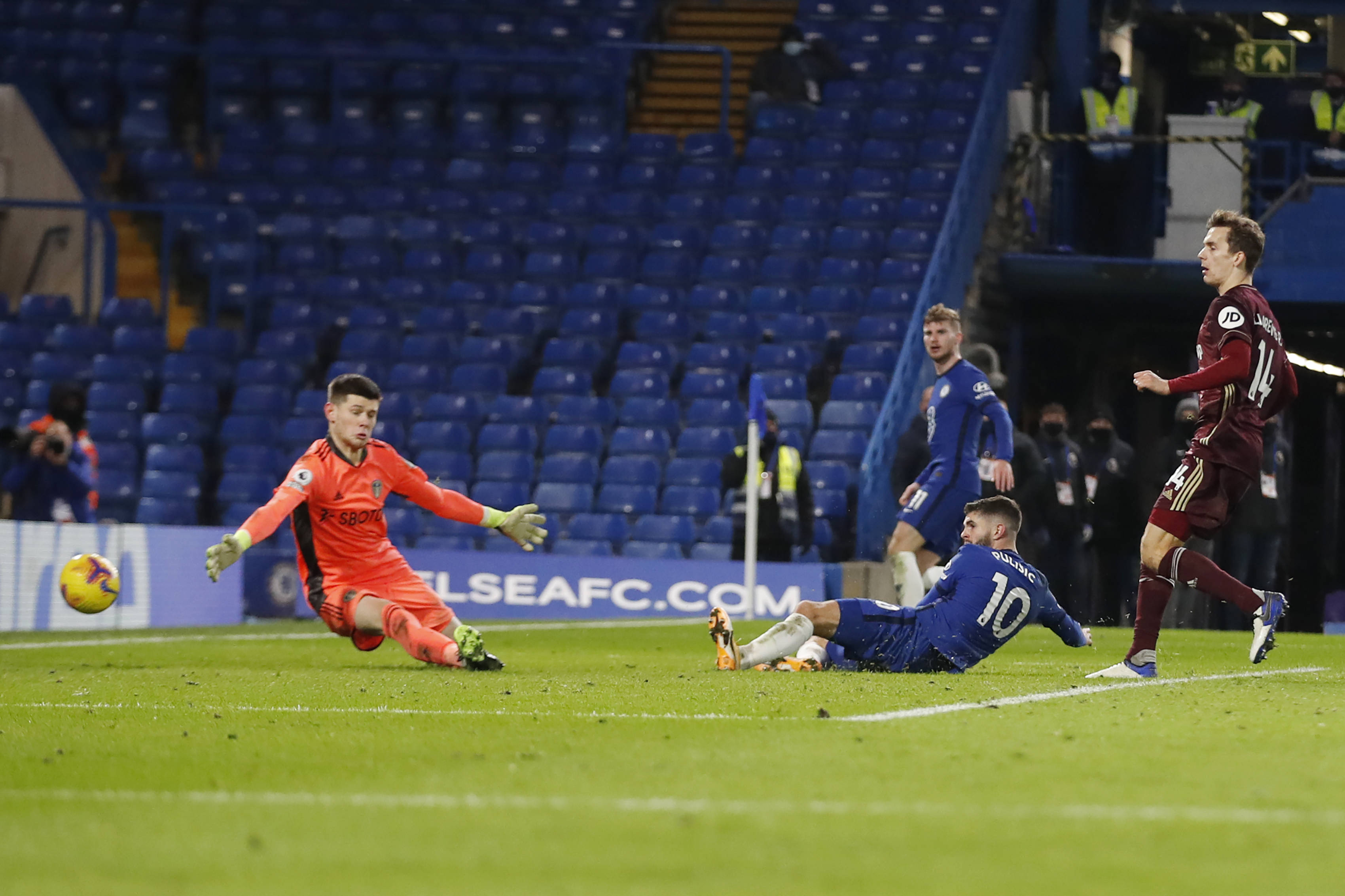 同时也是里 同时也是里